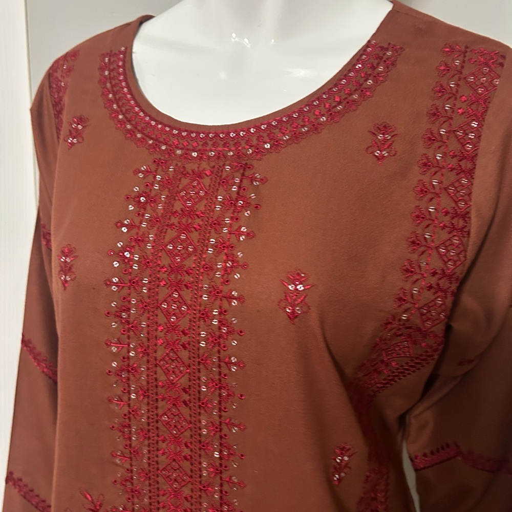 Chic Embroidered Long Sleeve Dress - Picture 4 of 4